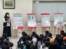 113年大明國小二年級師生本所參訪，帶領小朋友認識戶政業務